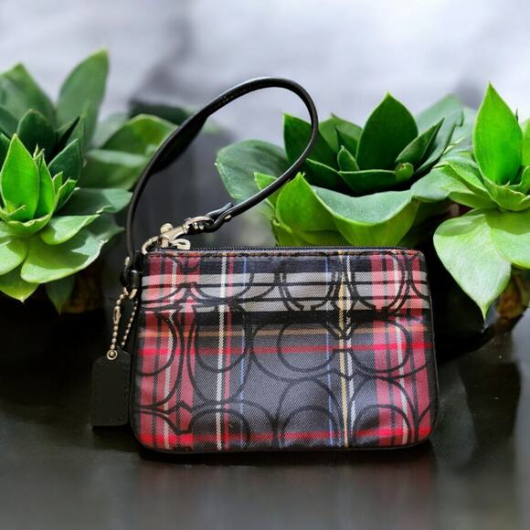 COACH  POPPY Wristlet Plaid, Glitter Tartan Signature Coach C’s - Picture 2 of 3